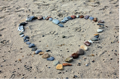 láska, pláž, kameny, Public Domain CCO, www.pixabay.com