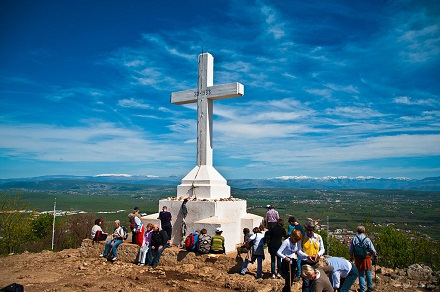 Kříž na hoře Križevac, foto: CJ, CC BY 2.0, cs.wikipedia.or