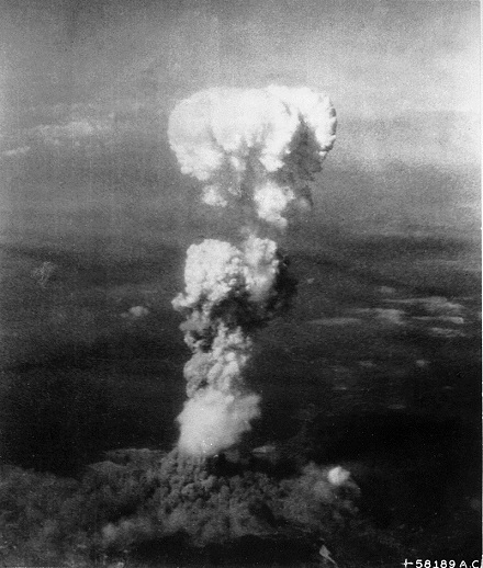 Ataque nuclear a Hiroshima el 6 de agosto de 1945, volné dílo, es.wikipedia.org