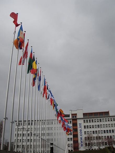 Flags in front of Council of Europe, Cimmerian praetor, CC BY-SA 3.0, wikimedia.