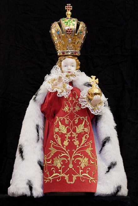 Infant jesus of Prague, Jorge Royan, CC BY-SA 3.0, commons...