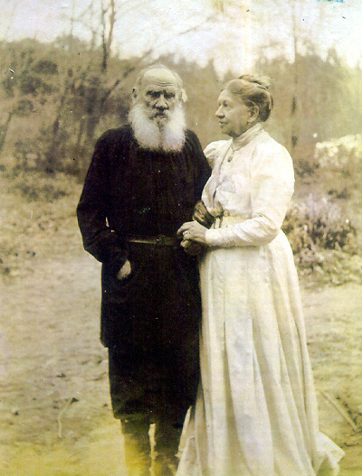Tolstoj s manželkou Soňou, volná licence, wikipedia.org