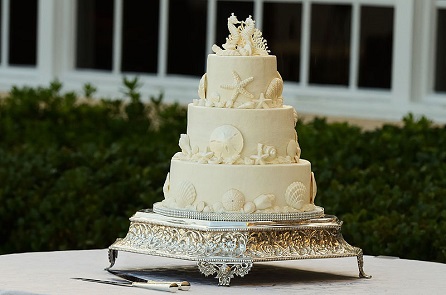 Wedding Cake, Ralph Daily, CC BY 2.0, commons...