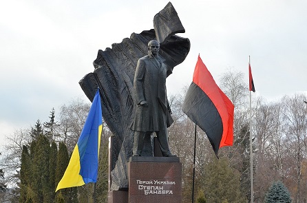 Monument Stepanu Banderovi v Ternopilu, Mykola Vasylechko. CC BY-SA 4.0, https://cs.wikipedia.org/ 