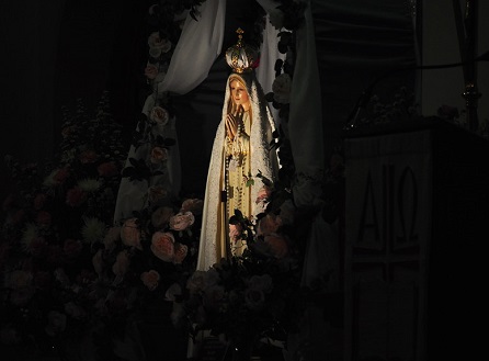 Our Lady of Fatima International Pilgrim Statue, IPVS in Erie, PA, CC BY-SA 2.0, flickr