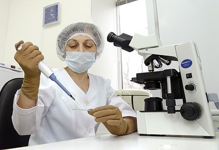 IVF laboratory, Galina Fomina, CC BY 4.0, commons...