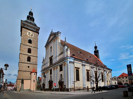 Katedrála svatého Mikuláše v Č. Budějovicích, CC BY-SA 4.0, VitVit cs.wikipedia.org