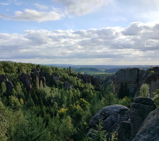 skály