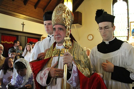 Bishop Alfonso de Galarreta, SSPX | St. Jude Roman Catholic …CC BY 2.0 | Flickr