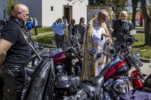 žehnání motorek šumná 2026