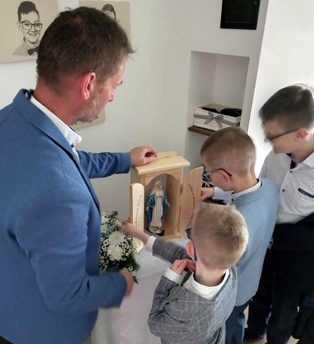 Združenie Zázračnej medaily - AMM Slovakia