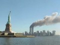 National Park Service <br> 9-11 Statue of Liberty <br> and WTC, foto: National Park Service,<br> wikipedia.org