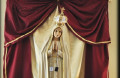 Our Lady of Fatima International Pilgrim Statue, Our Lady of Fatima, CC BY-SA 2.0 flickr, výřez
